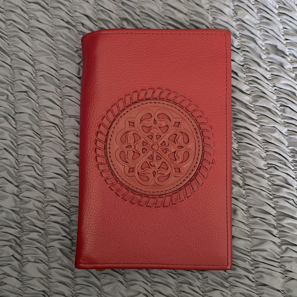 Brighton Ferraro wallet